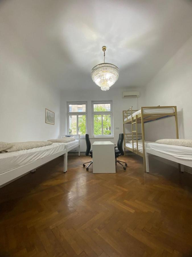 Rooms Miklosiceva Любляна Екстериор снимка