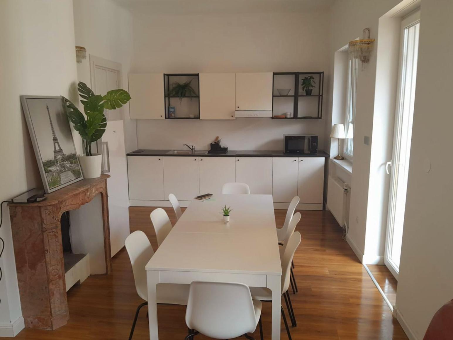 Rooms Miklosiceva Любляна Екстериор снимка