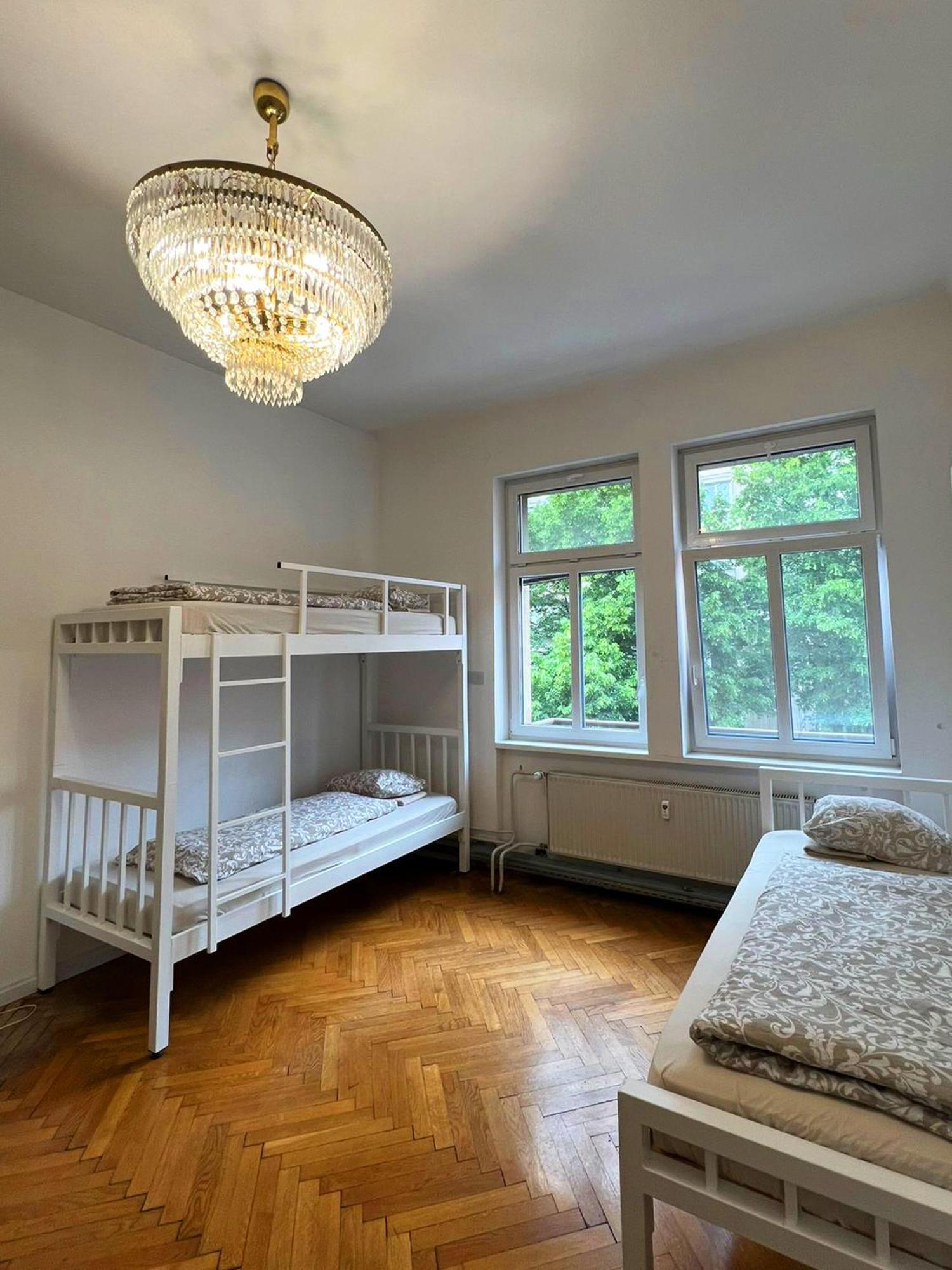 Rooms Miklosiceva Любляна Екстериор снимка