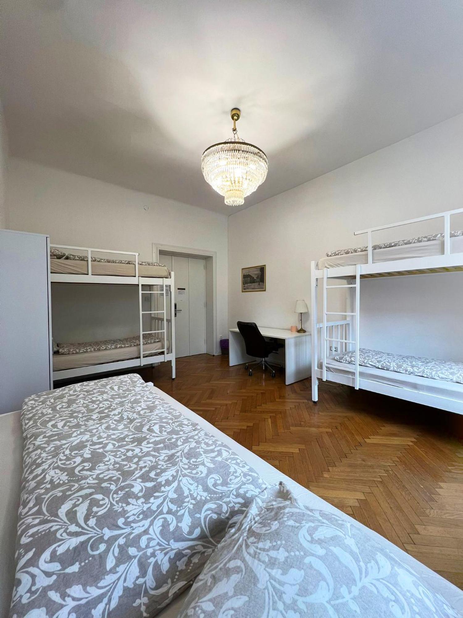 Rooms Miklosiceva Любляна Екстериор снимка