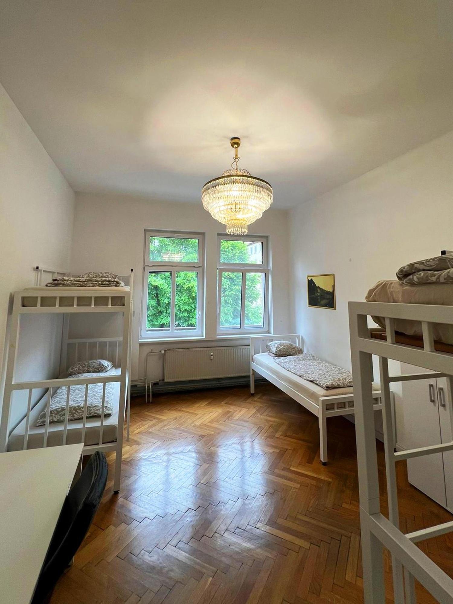 Rooms Miklosiceva Любляна Екстериор снимка